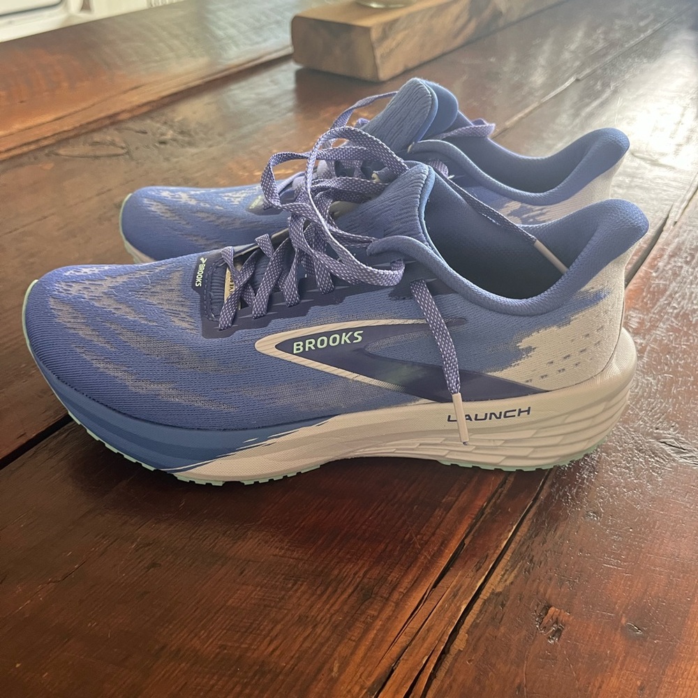 Brooks Women's Launch 11 Running Shoes
